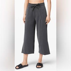 Lululemon soft ambitions high rise crop softstreme dark grey